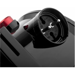 Пылесос BRAYER BR4202 циклонного типа 2200Вт, 2,5л, всасыв 450 Вт, Hepa, телес, 5м, паркетная щетка