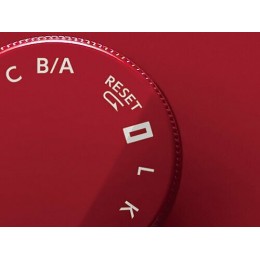 Швейная машина Janome 1522RD 25 операции, петля автомат, верт. челнок, нитевдеватель, мягкий  , подарочный набор (шпульки, ножницы, сантиметровая лента, игольница )