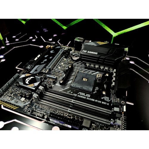Материнская плата ASUS TUF GAMING B550M-PLUS WIFI II, Socket AM4, B550, 4*DDR4, HDMI+DP, CrossFireX, SATA3 + RAID, Audio, 2,5Gb LAN, USB 3.2*8, USB 2.0*6, COM*1 header (w/o cable) mATX ; 90MB19Y0-M0EAY0