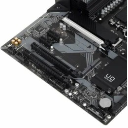 Материнская плата Gigabyte Z790 UD Soc-1700 Intel Z790 4xDDR5 ATX AC`97 8ch(7.1) 2.5Gg RAID+HDMI+DP