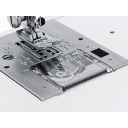 Швейная машина JANOME 7524A белый