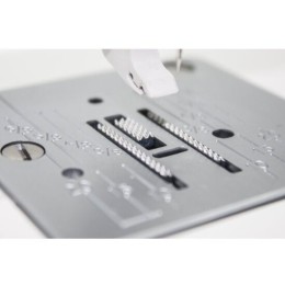 Швейная машина JANOME S-24 белый