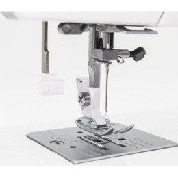 Швейная машина JANOME S-24 белый