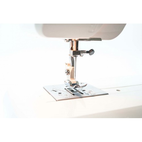 Швейная машина JANOME S-19 белый