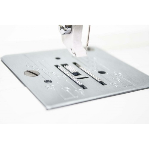 Швейная машина JANOME S-19 белый