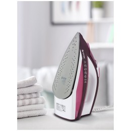 Утюг VITEK VT-1215 (PK) максимальная мощность 2400 Вт.Подошва Ceramic Ultra Care.