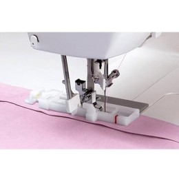 Швейная машина SINGER Starlet 6699 белый