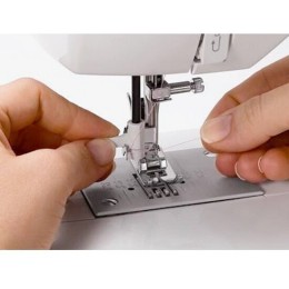 Швейная машина SINGER Starlet 6699 белый