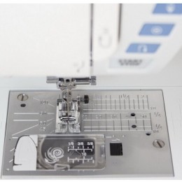 Швейная машина JANOME Skyline S3 белый